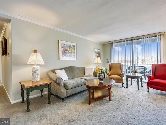 3rd image of 10201 Grosvenor Pl APT 1420