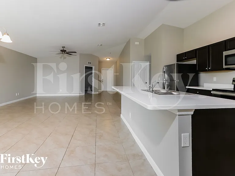 4275 SW Utterback St — Photo 4