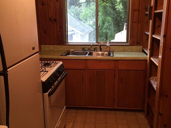 2nd image of 513 8th St