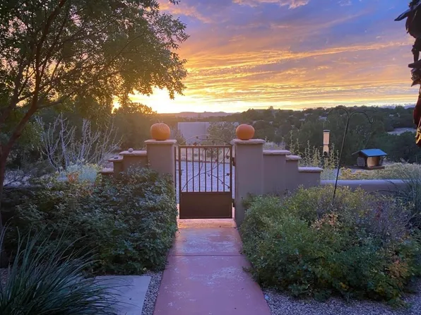 3 Saltillo Ct, Santa Fe, NM 87506