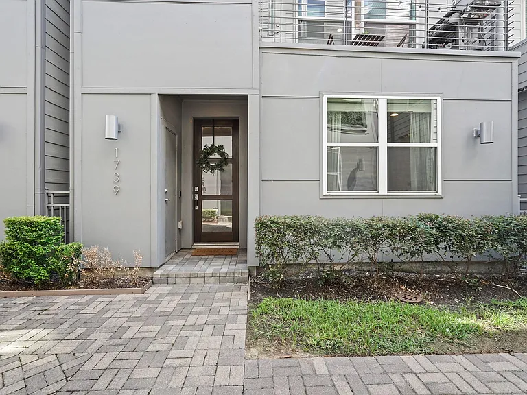 1739 Eado Point Ln — Photo 2