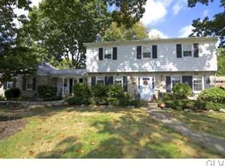 779 Redfern Ln, Bethlehem, PA 18017