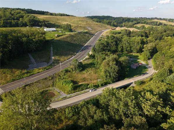 490 Freedom Crider Rd, Freedom, PA 15042