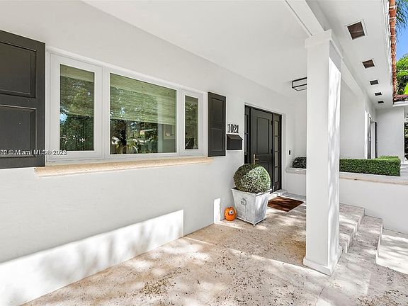 3rd image of 1021 Placetas Ave