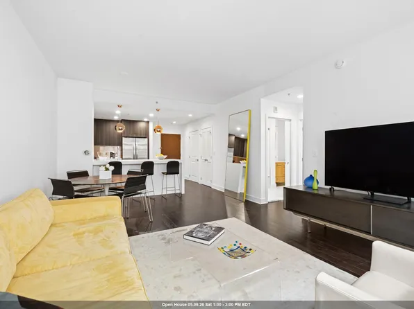 1450 Washington Street image 1 of 31