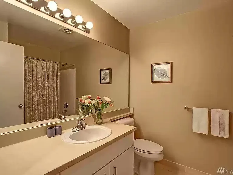 8760 Greenwood Ave N #407 — Photo 17