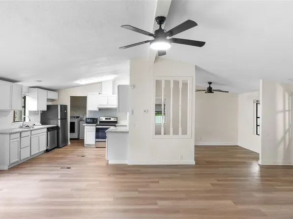 2359 Virginia Ct, Montgomery, TX 77316