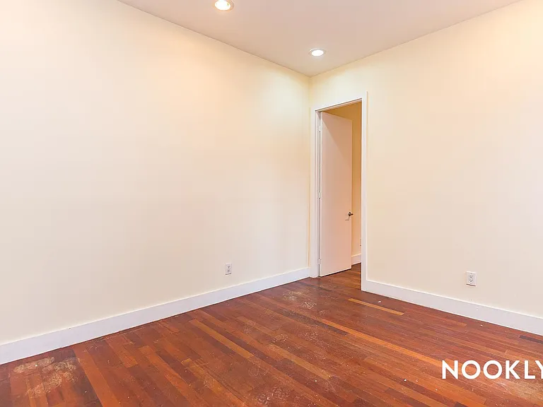 117 S 4th St #21 — Photo 35