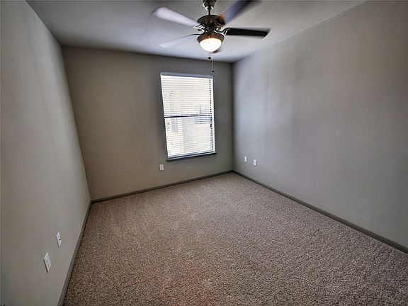4th image of 5353 Space Center Blvd #B1