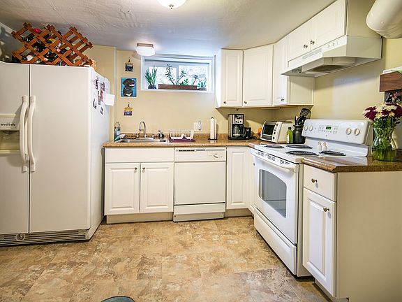 5th image of 1334 N Mariposa St