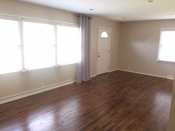 4th image of 573 Meadow Ln