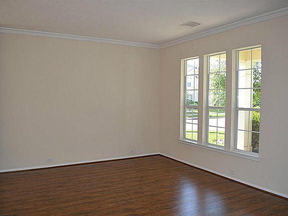 5th image of 15902 Hidden Crest Dr