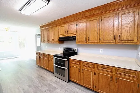 944 Twin Lakes Dr — Photo 15
