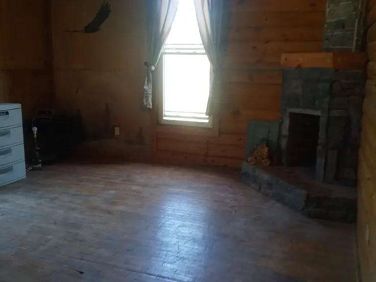 603 W Apache St — Photo 2