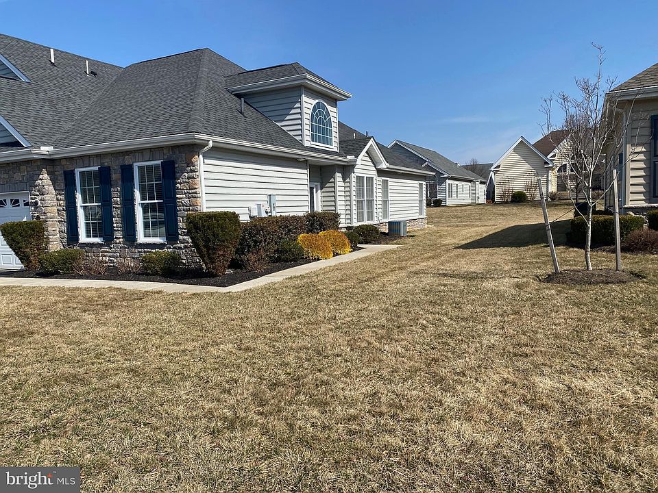 2nd image of 114 Congress Dr