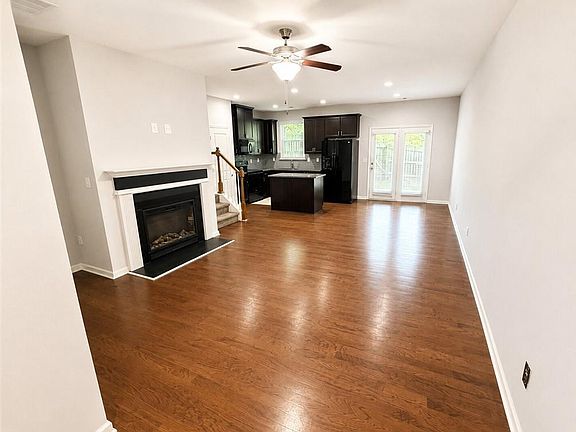 4th image of 4164 Alden Park Dr