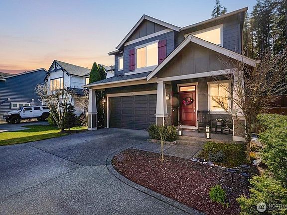 2nd image of 120 Pickford Place SW