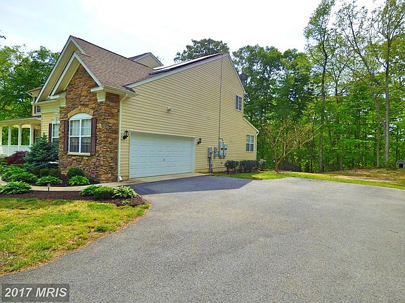 3rd image of 39784 Claires Dr