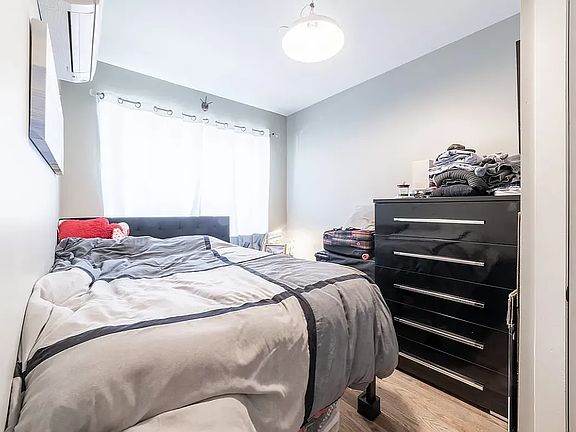 4th image of 806 Saint Johns Pl APT 3C