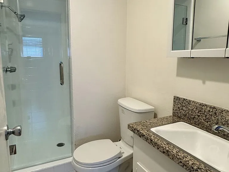 1740 Freeman Ave. — Photo 15