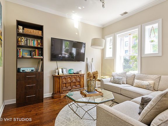 4th image of 522 W Oakdale Ave #2W