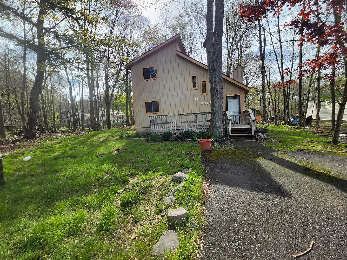 940 Country Place Dr — Photo 2