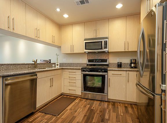 5th image of 1069 Saginaw Ter Unit 201