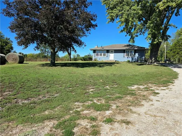 6455 Main St, Dixon, MO 64076