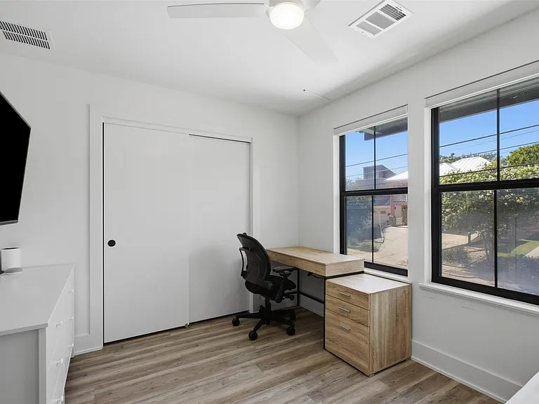 2711 Crest Ave #A — Photo 22
