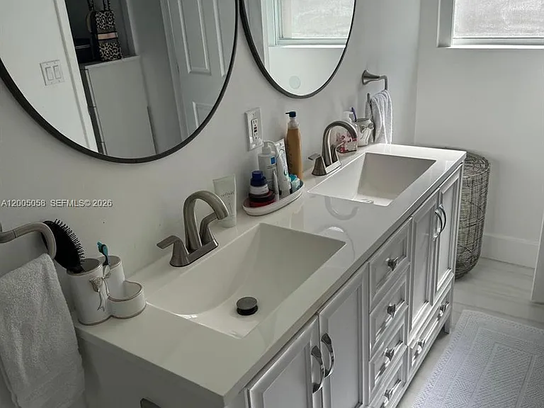 2911 Monroe St — Photo 6