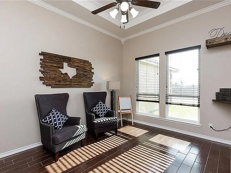 2126 Arman St — Photo 21