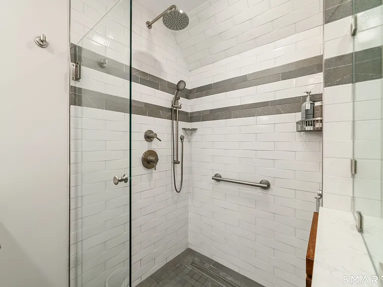 595 Heritage Vlg #B — Photo 17