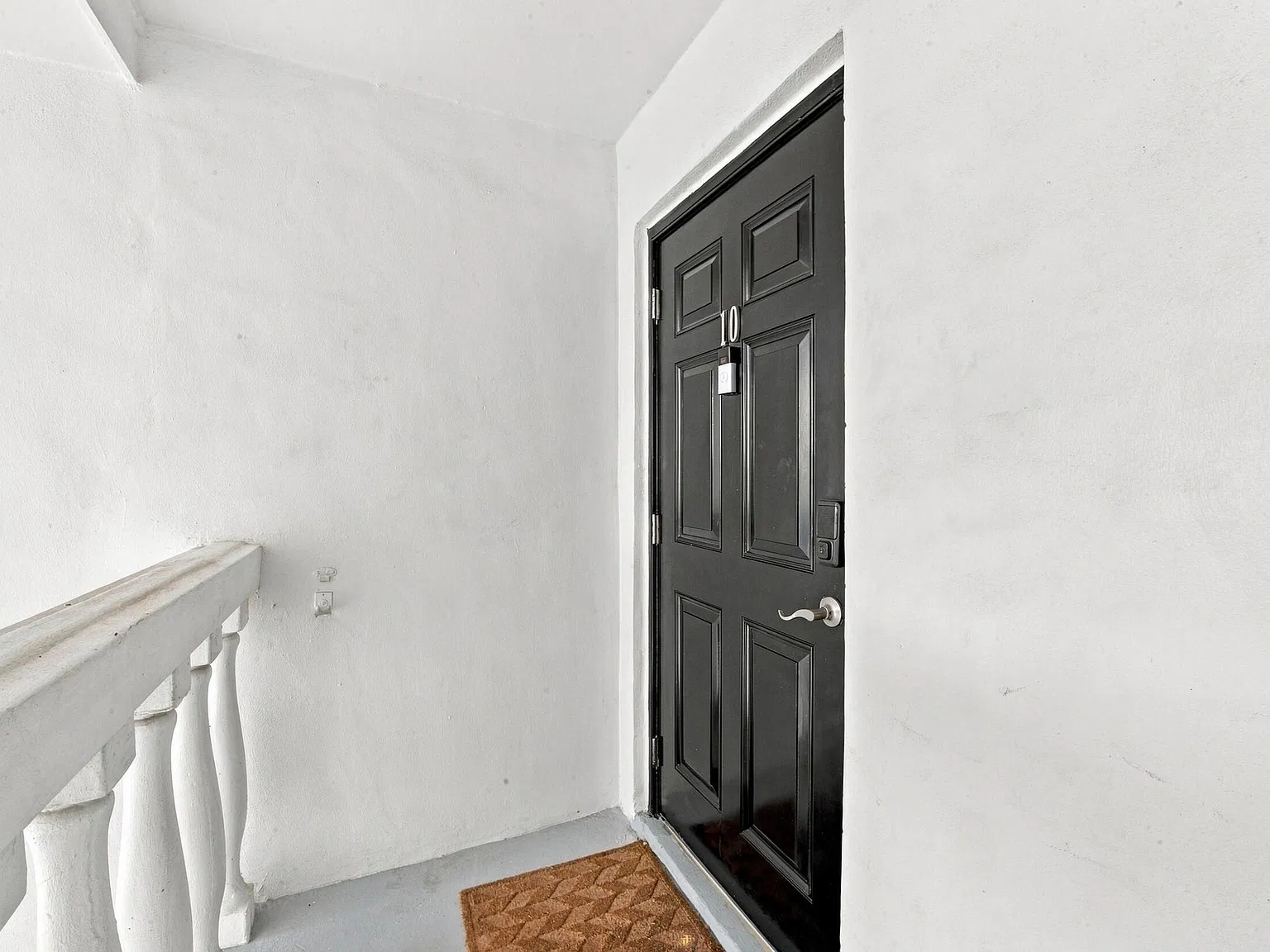 1 bed, 1.0 bath, 749 sqft, $2,000 — Photo 2