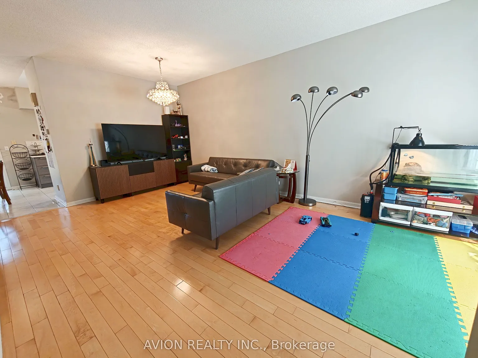 4 bed, $3,980 — Photo 3