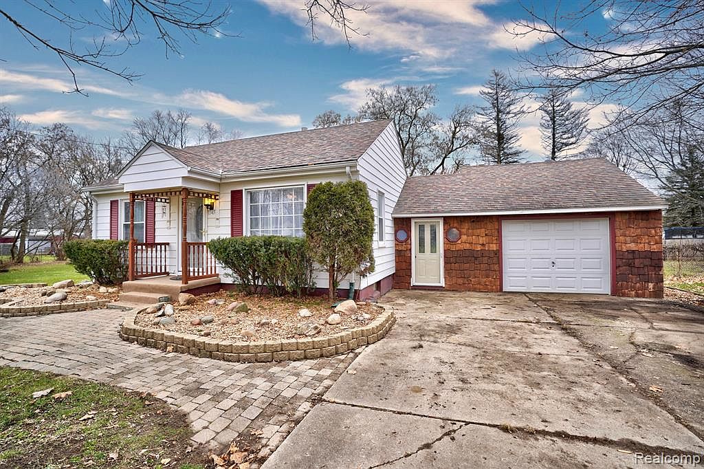1345 Cutler St, Burton, MI 48509 Zillow