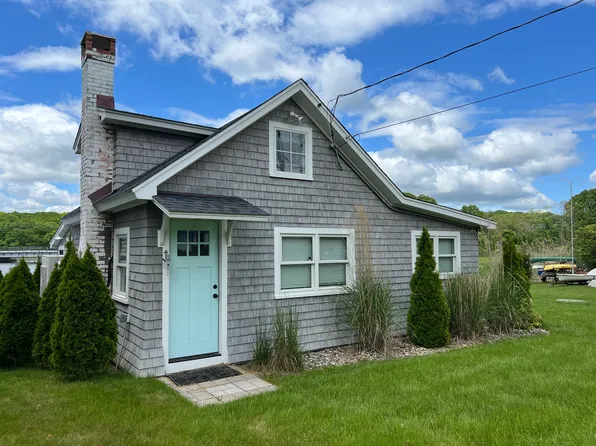 61 Old Black Point Rd, Niantic, CT 06357