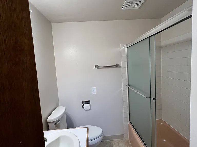103 E Lynn St #202 — Photo 9