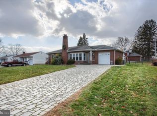 402 Delta St, Mount Joy, PA 17552