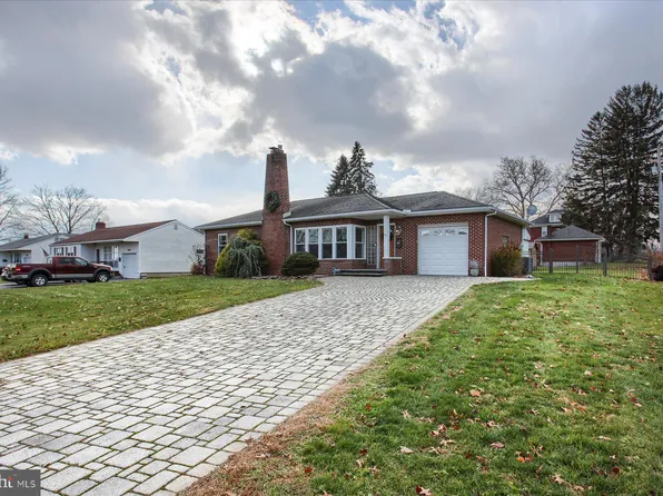 402 Delta St, Mount Joy, PA 17552