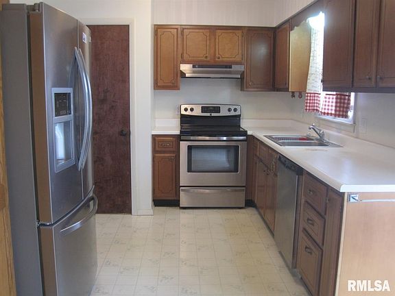 5th image of 807 E Briarwood Dr