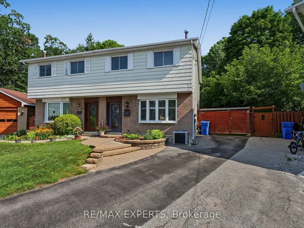 326 Oakwood Ct, Newmarket, ON L3Y 3C8