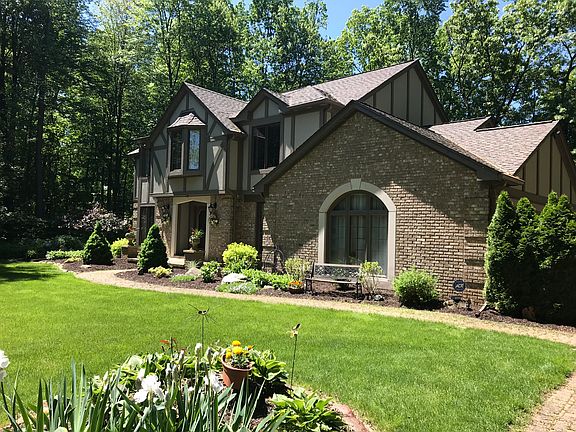 2nd image of 736 Old Milford Farms