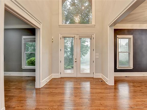 4th image of 535 Francis Pointe