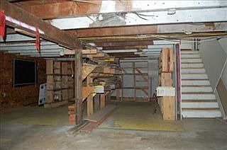 2nd image of 1003 W Schley St