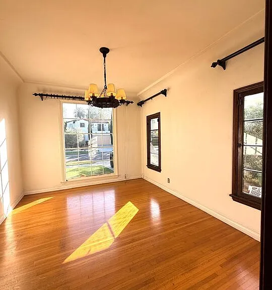 2342 Selby Ave — Photo 9