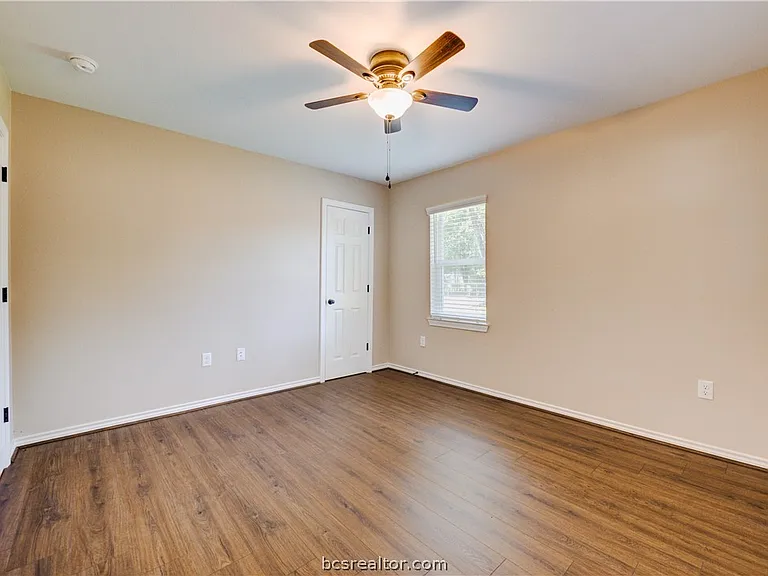 703 Horlock St — Photo 31