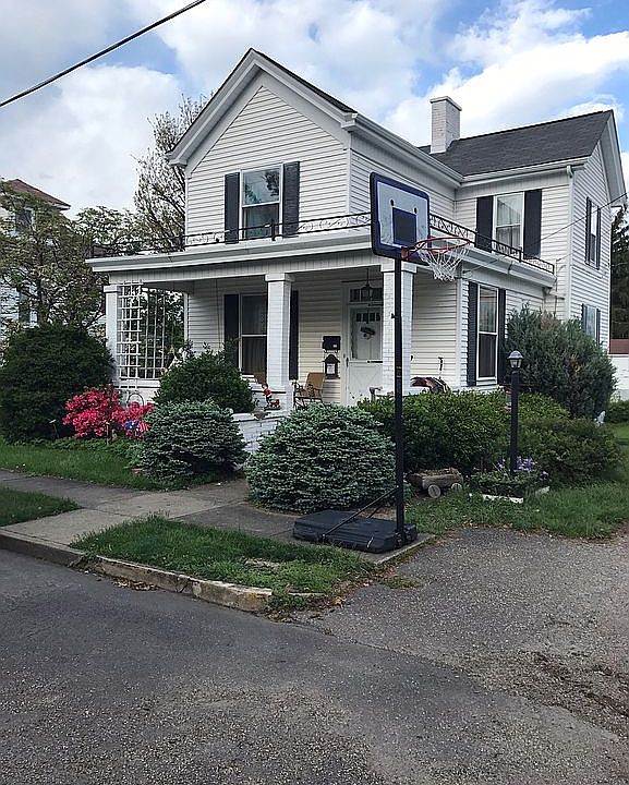 1st image of 623 Park St