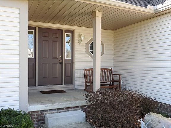 3rd image of 2880 Brookfield Dr