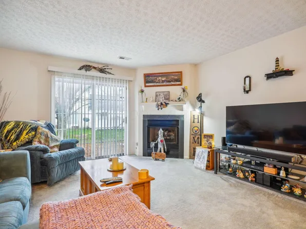 6749 Hamler Dr #30D, Canal Winchester, OH 43110