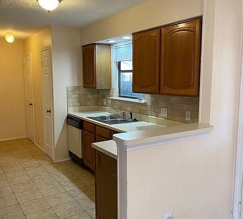 4th image of 13715 Cambourne Dr